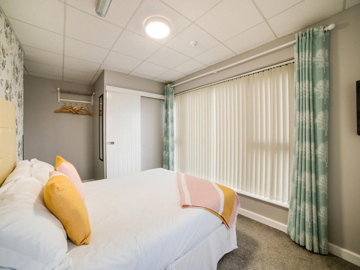 Rambler Travel Inn Portstewart Buitenkant foto